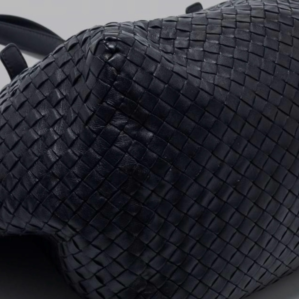 Bottega Veneta Large A-Shape Woven Intrecciato Black Tote Handbag - Picture 6 of 14